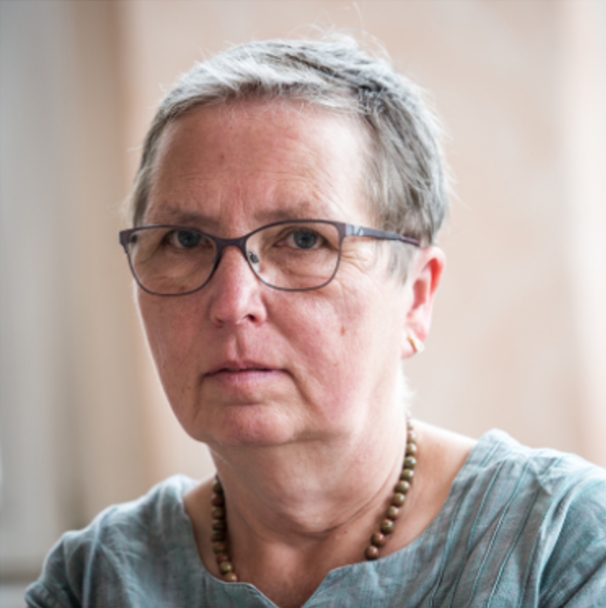 Dr. Christine Schweitzer