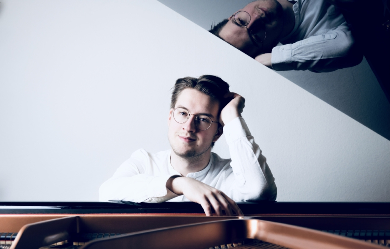 Gast, Julian - Portrait