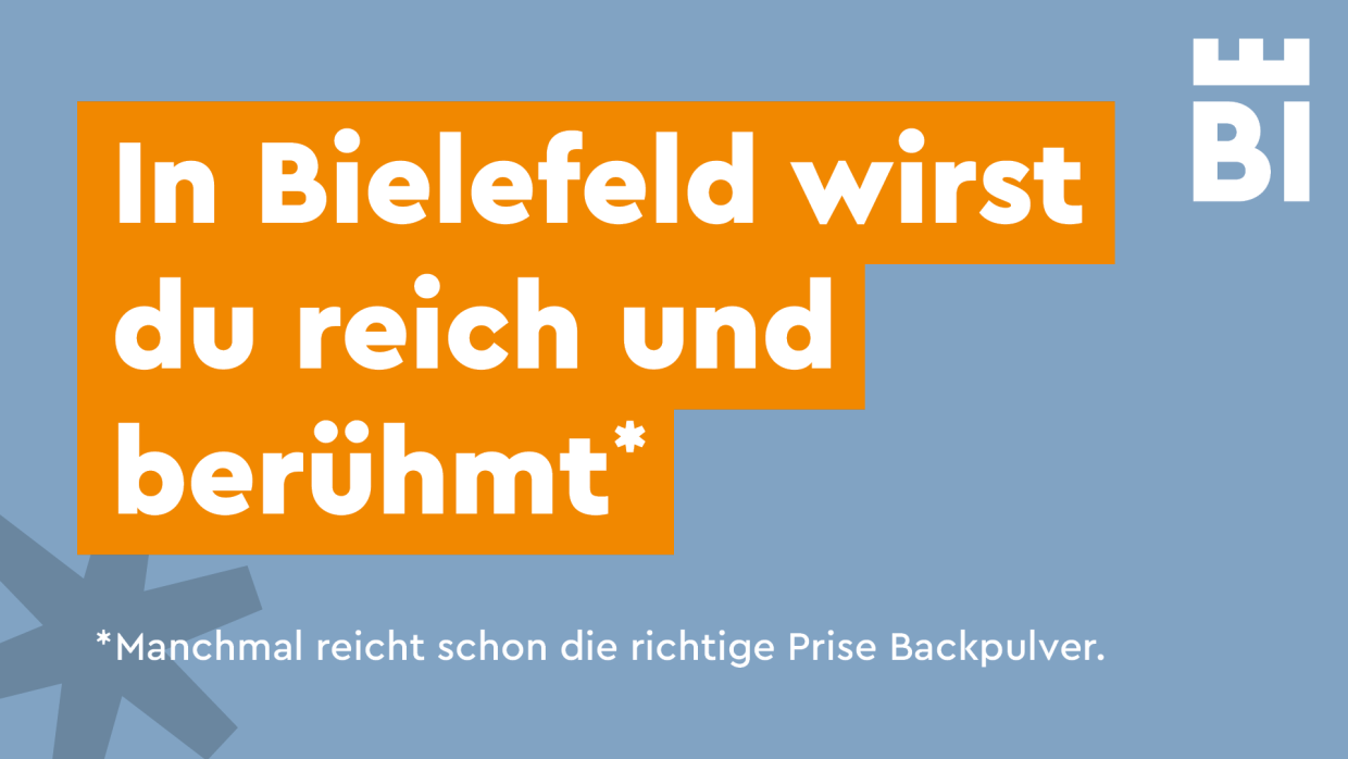 Ironisches Zitat über Bielefeld auf blauem Hintergrund.