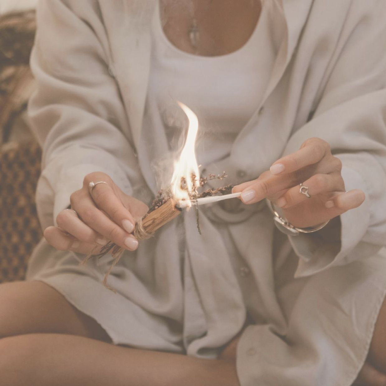 Rauhnächte Mini Retreat im Spirit Holistic Health Club Das Jahr 2025 bewusst, kraftvoll beenden und inspiriert ins neue Jahr starten.