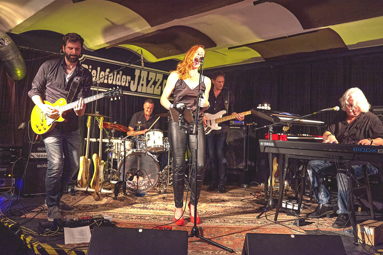 Michael Schneider Pearl Diver