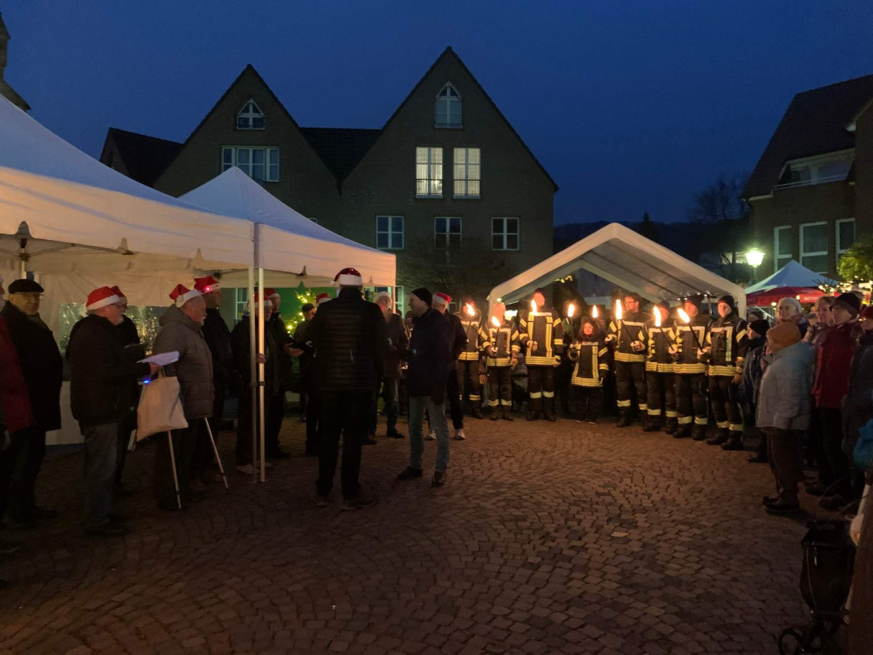 Angelika Ammann Ein stimmungsvoller Moment auf dem Brackweder Adventsmarkt