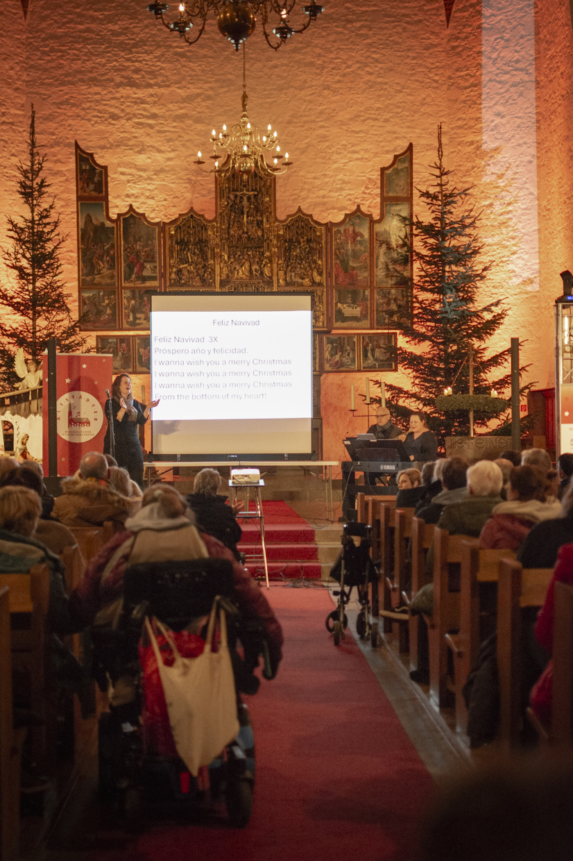 AFTER WORK SINGING in der weihnachtlich-geschmückten Altstädter Nicolaikirche