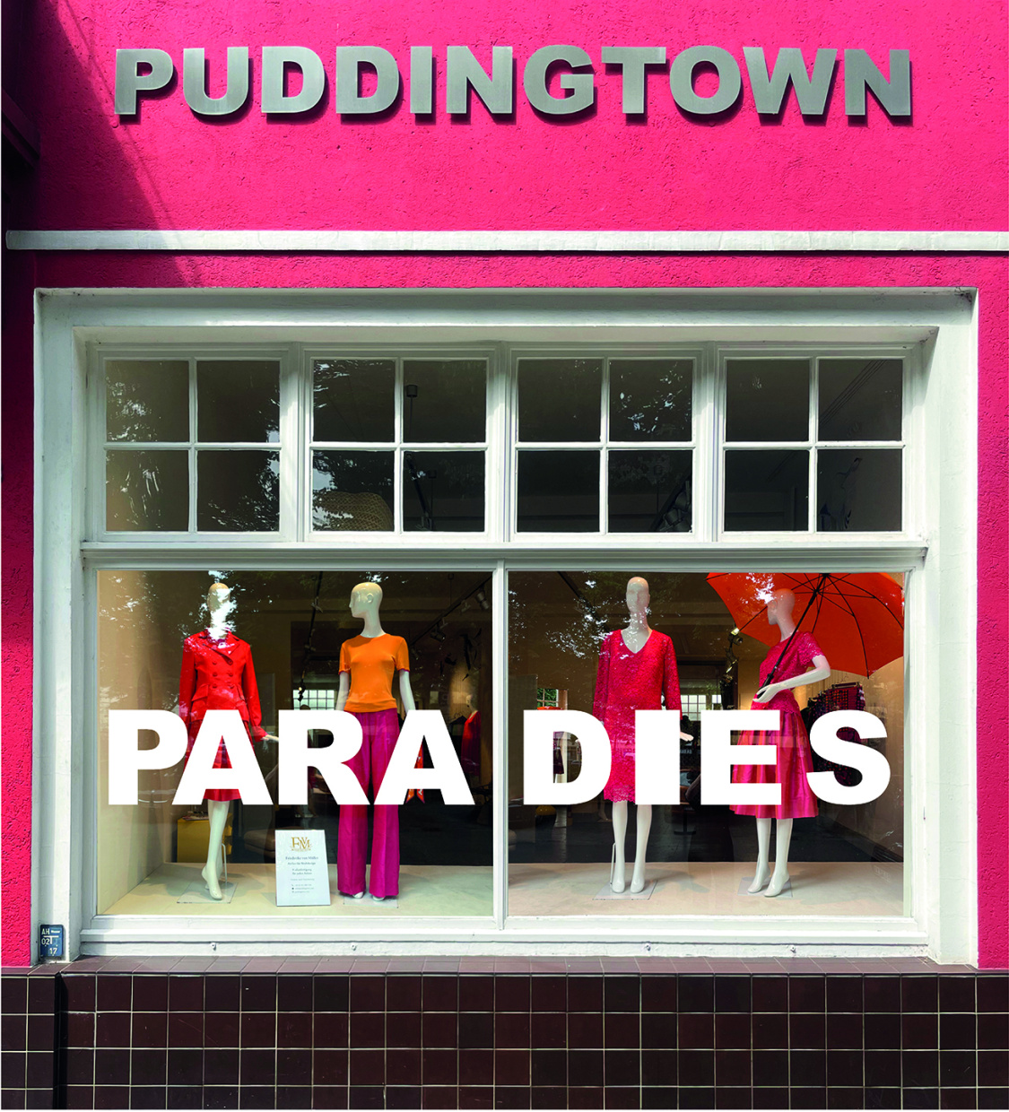 Schaufenster Ansicht Puddingtown Paradies Schaufester mit in Bielefeld angefertigten Kleidern