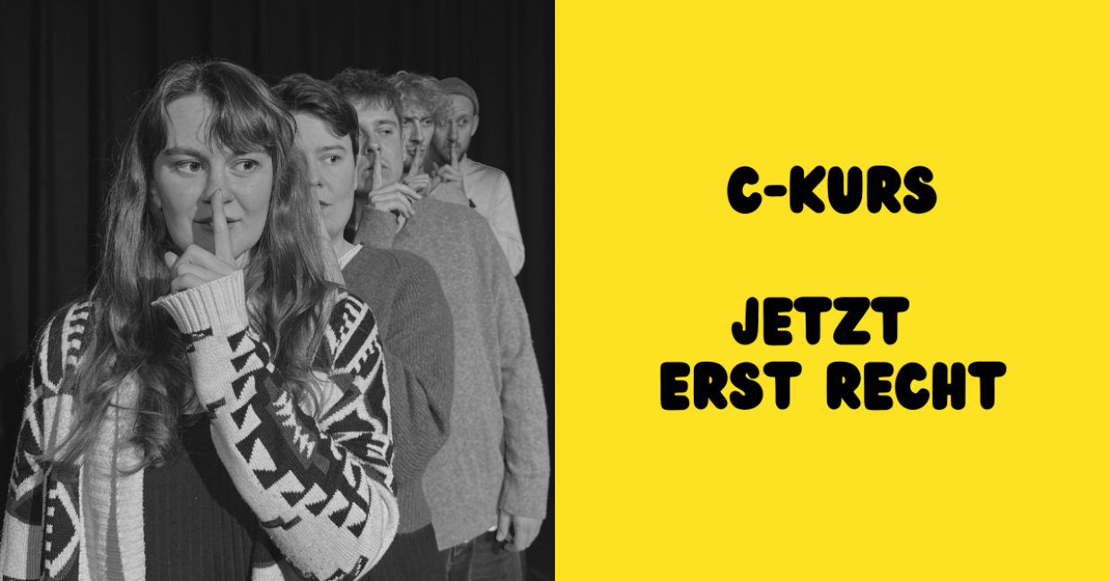 Fünf Leute stehen hintereinander. Alle legen den Zeigefinger an die Lippen.