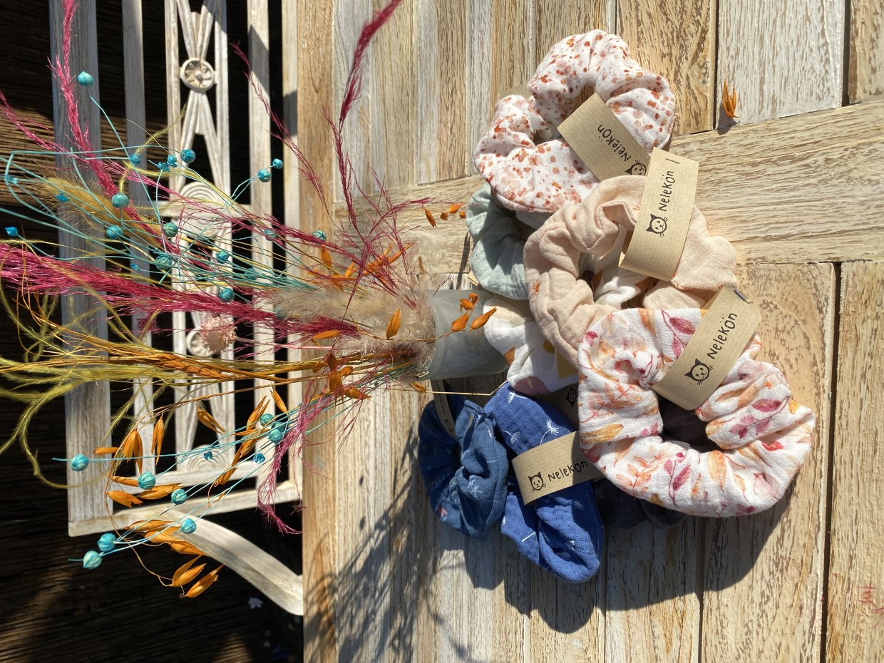 Hier sind die  scrunchies zu sehen 