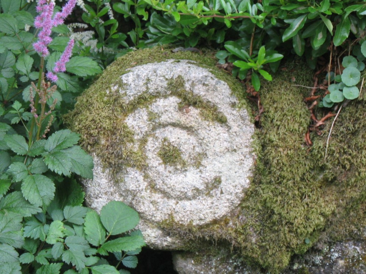 Steinspirale im Beet