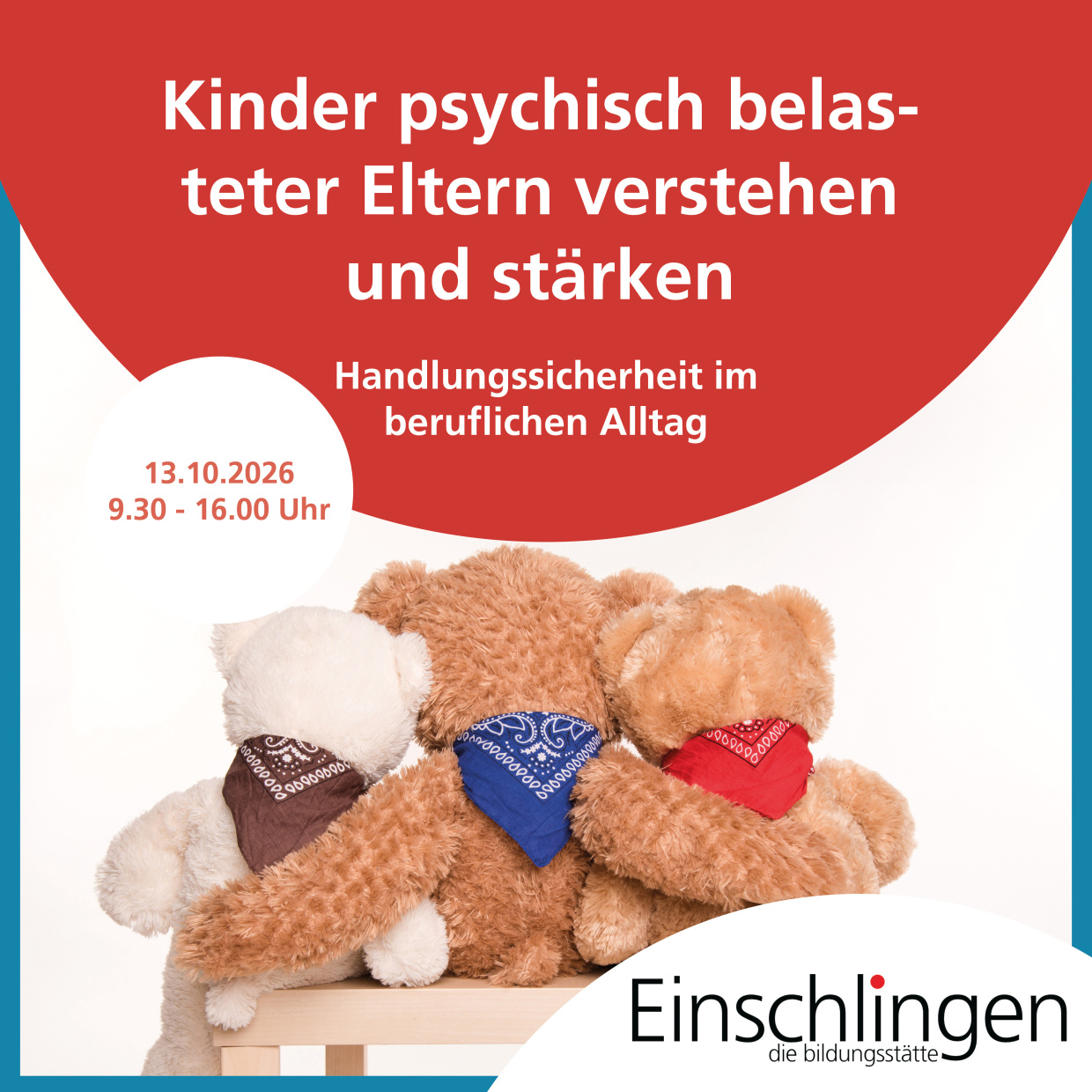 drei teddys von hinten mit halstüchern. sie umarmen sich.