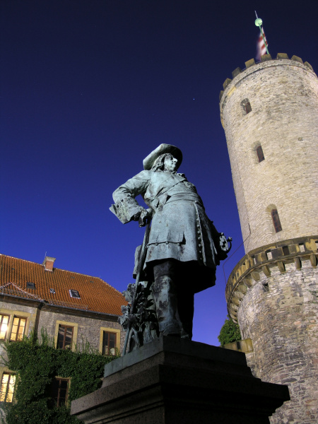 Sparrenburg-Turm mit Kurfürst davor