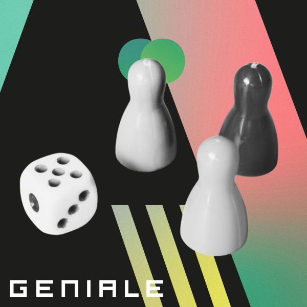 Spielfiguren und ein Würfel auf schwarzem Hintergrund