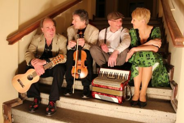 Lieder und Lyrik mit Les flaneurs und Margret Oetjen