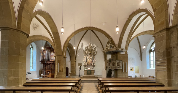 Mittelschiff der Peter-und-Pauls-Kirche Heepen