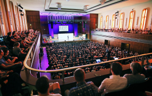 Ein Blick in die Rudolf-Oetker-Halle beim Deutschland-Finale von FameLab Germany.